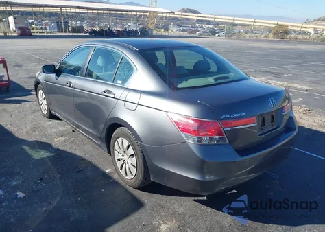 2011 Honda Accord 2.4 Lx z USA, uszkodzony, nr VIN 1HGCP2F37BA136999